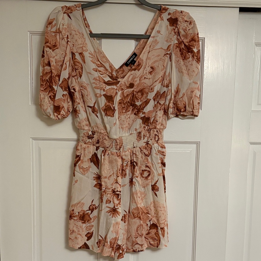 Express Floral Puff Sleeve Romper